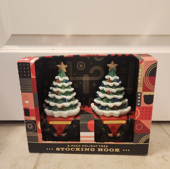 Fao Schwarz Christmas Tree Stocking Holders NIB Set Of 2 - Picture 1 of 3